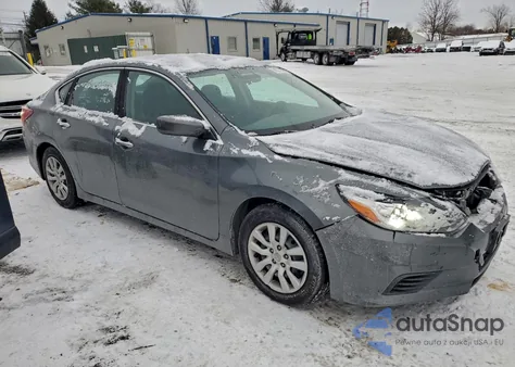 2016 Nissan Altima 2.5 z USA, uszkodzony, nr VIN 1N4AL3AP3GN335443
